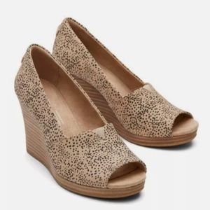 Women's Toms cheetah print wedge sandals